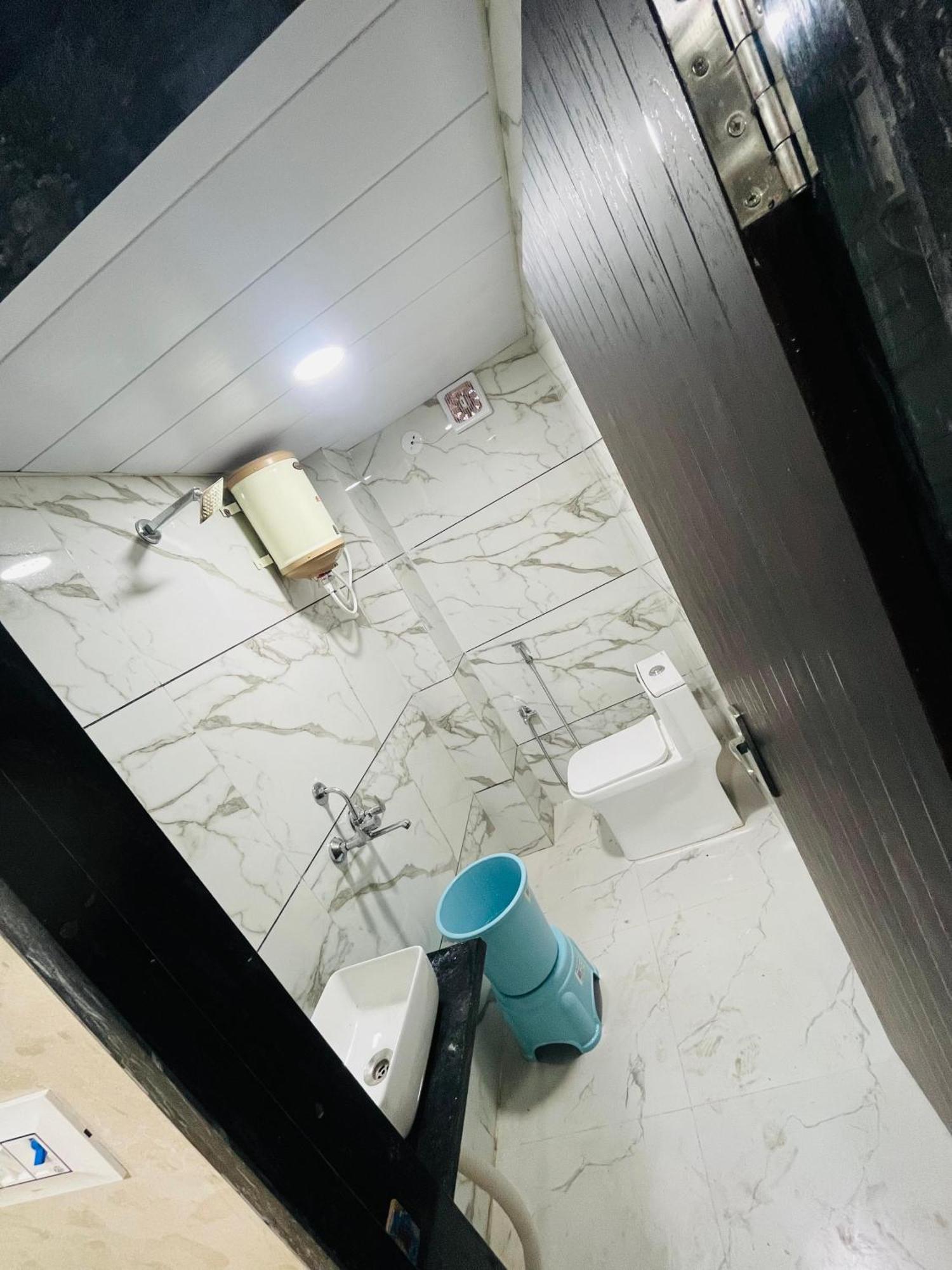 Hotel Sk Tower Ujjain Buitenkant foto